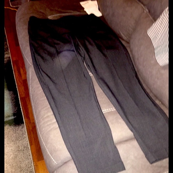 Great Grey Dress Pants 👖 - Picture 6 of 6
